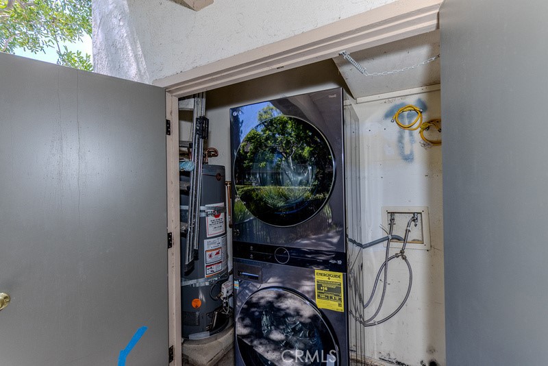 https://media.crmls.org/medias/0f358d1c-ae16-4435-aecf-e6dba105e06e.jpg?preset=X-Large