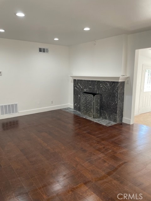 Detail Gallery Image 5 of 12 For 21806 Bryant St, Canoga Park,  CA 91304 - 5 Beds | 3 Baths