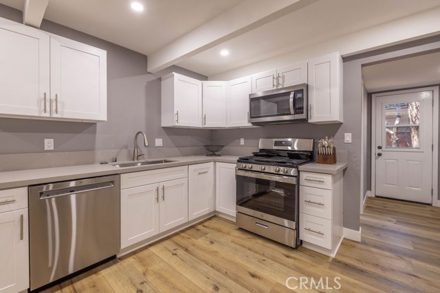 Detail Gallery Image 28 of 51 For 41941 Evergreen Dr, Big Bear Lake,  CA 92315 - 4 Beds | 4 Baths