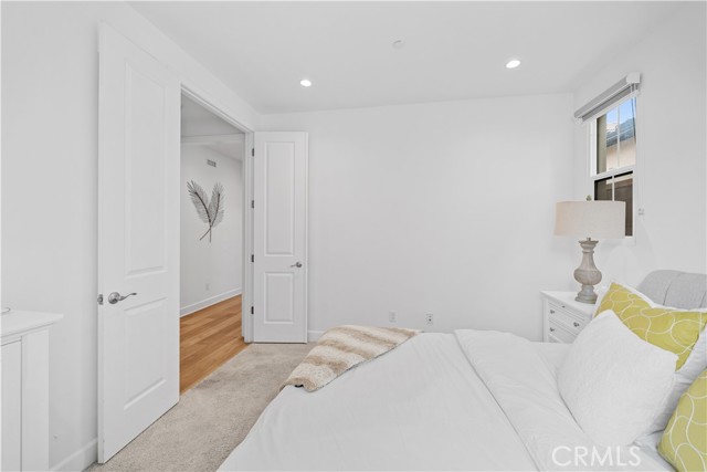 Detail Gallery Image 5 of 37 For 67 Runner, Irvine,  CA 92620 - 3 Beds | 3/1 Baths