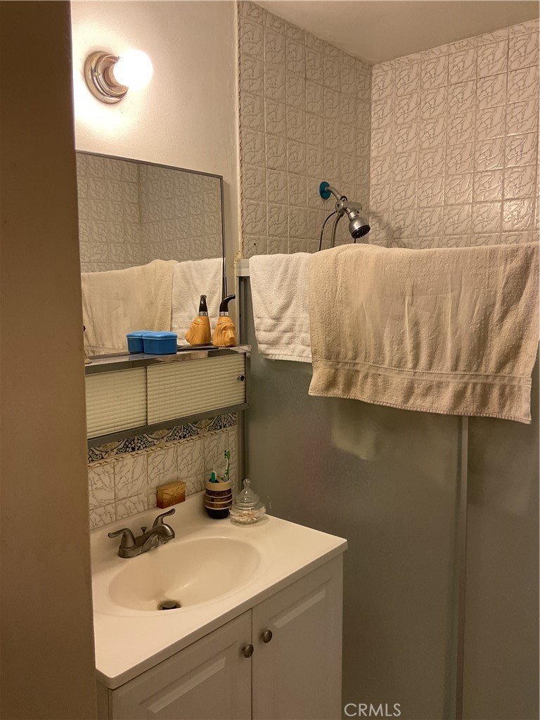 https://media.crmls.org/medias/0f37d654-782a-4408-af50-715cc05121f3.jpg?preset=X-Large