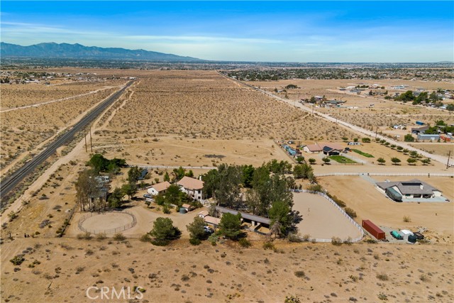 10431 Tussing Ranch Court, Apple Valley CA: https://media.crmls.org/medias/0f385211-0906-4dde-88d0-abb4f397265a.jpg