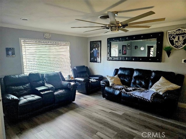 Detail Gallery Image 3 of 16 For 19263 Easton, Rialto,  CA 92376 - 3 Beds | 1/1 Baths