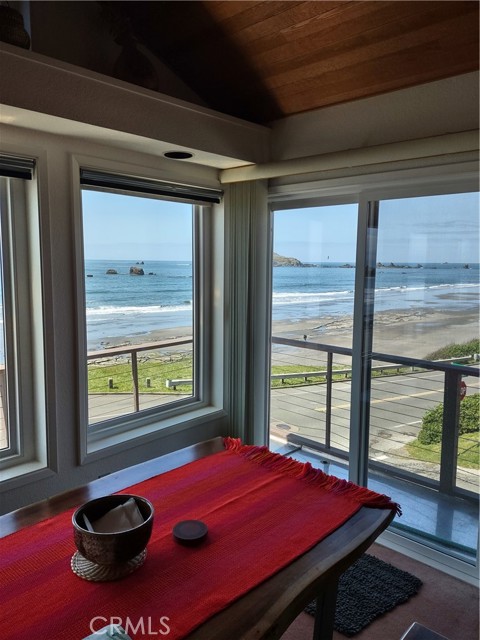 Detail Gallery Image 3 of 21 For 690 N Pebble Beach Dr, Crescent City,  CA 95531 - 4 Beds | 2/1 Baths