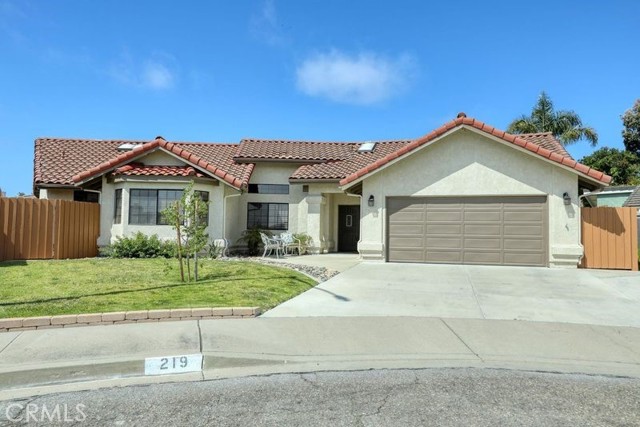 Detail Gallery Image 1 of 52 For 219 La Paz Cir, Arroyo Grande,  CA 93420 - 3 Beds | 2/1 Baths