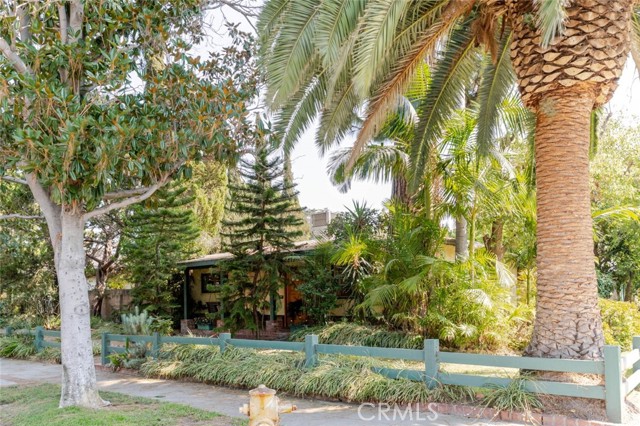 11594 Morrison Street, North Hollywood CA: https://media.crmls.org/medias/0f3995cd-8584-4817-9092-0e18d7ab3f5e.jpg