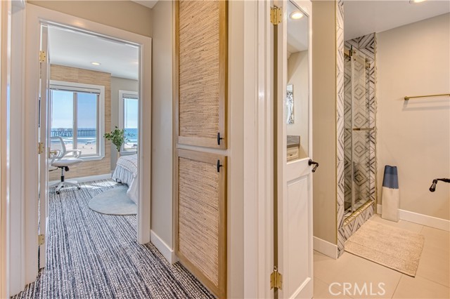 Detail Gallery Image 16 of 35 For 711 Pacific Coast Hwy #421,  Huntington Beach,  CA 92648 - 2 Beds | 1/1 Baths