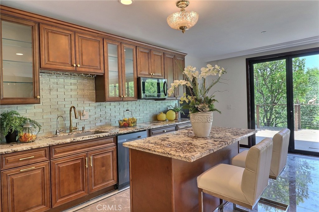 MLS #WS25153368 img 47