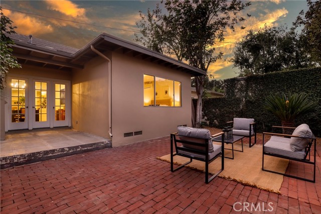 802 S Arroyo Boulevard, Pasadena CA: https://media.crmls.org/medias/0f3b5b41-9101-47e4-99da-721ea4ba5b45.jpg