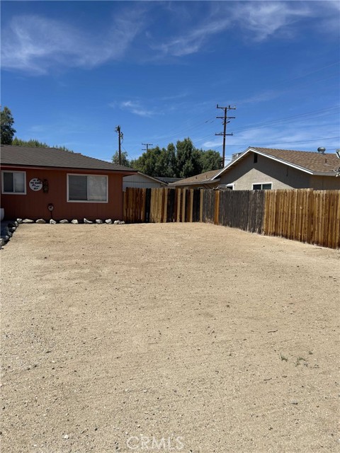 Detail Gallery Image 5 of 39 For 6414 East Ct, Twentynine Palms,  CA 92277 - 2 Beds | 1 Baths