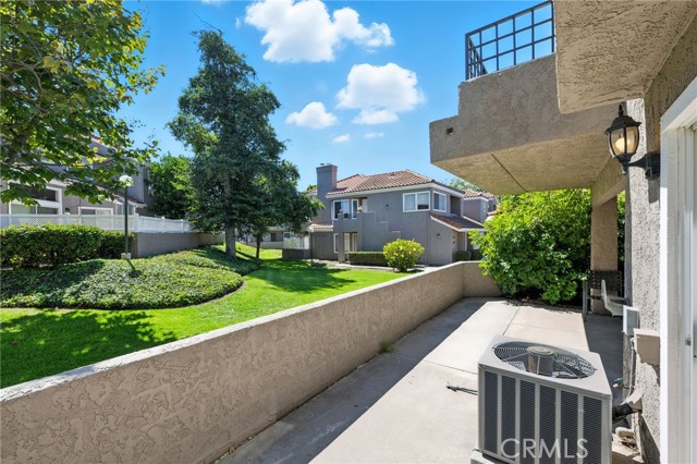 6050 Via Montanez, Camarillo CA: https://media.crmls.org/medias/0f3c11f6-cdc6-4152-a59f-2546f6f681a1.jpg