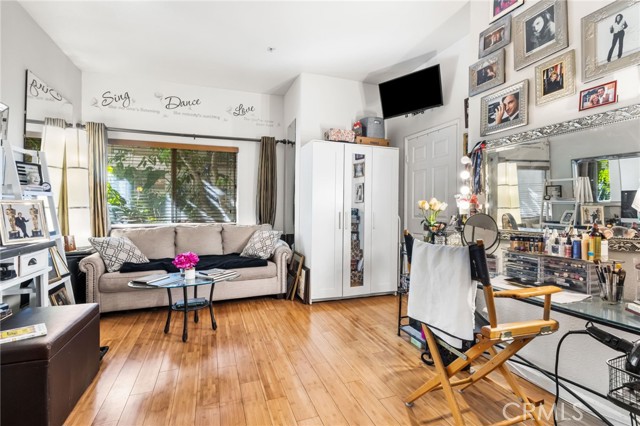 Detail Gallery Image 42 of 66 For 10626 Valley Spring #103,  Toluca Lake,  CA 91602 - 2 Beds | 2 Baths