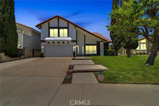 Detail Gallery Image 3 of 54 For 6875 E Swarthmore Dr, Anaheim Hills,  CA 92807 - 4 Beds | 3 Baths