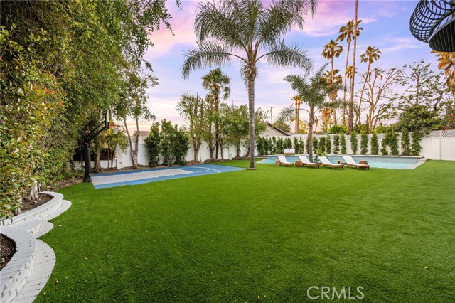 14257 Chandler Boulevard photo 4