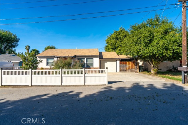 Detail Gallery Image 2 of 28 For 10669 Renner, Riverside,  CA 92505 - 2 Beds | 1 Baths