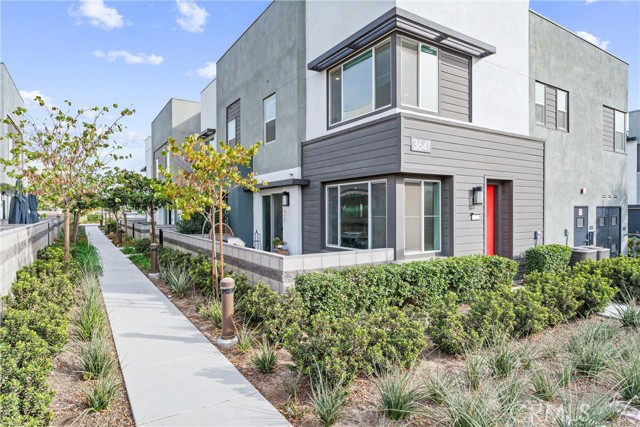 Detail Gallery Image 4 of 48 For 3641 South Allston Paseo #1,  Ontario,  CA 91761 - 3 Beds | 2/1 Baths