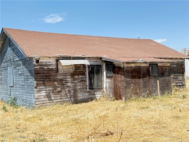 1250 E Childs Avenue, Merced CA: https://media.crmls.org/medias/0f3f53d1-ed3a-47c2-aa71-0994a552bf26.jpg