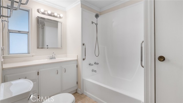 1422 Rainbrook Way, Corona CA: https://media.crmls.org/medias/0f4045d9-ee2b-416c-b867-114e7131ec43.jpg
