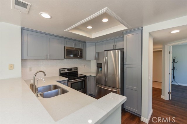 Detail Gallery Image 11 of 39 For 391 Stanford Ct #1,  Irvine,  CA 92612 - 3 Beds | 3 Baths