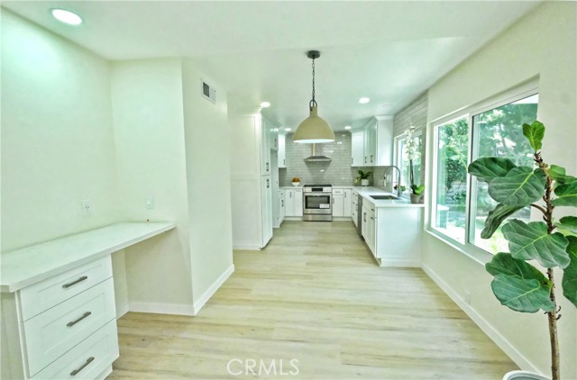 16329 Cherry Fall Lane, Cerritos CA: https://media.crmls.org/medias/0f40d758-f4a0-4956-95d9-94f6aff7616b.jpg