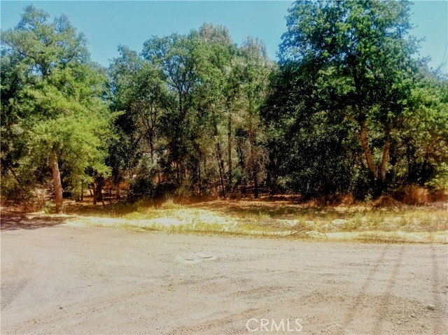 Detail Gallery Image 2 of 6 For 5947 Armijo Ave, Clearlake,  CA 95422 - – Beds | – Baths