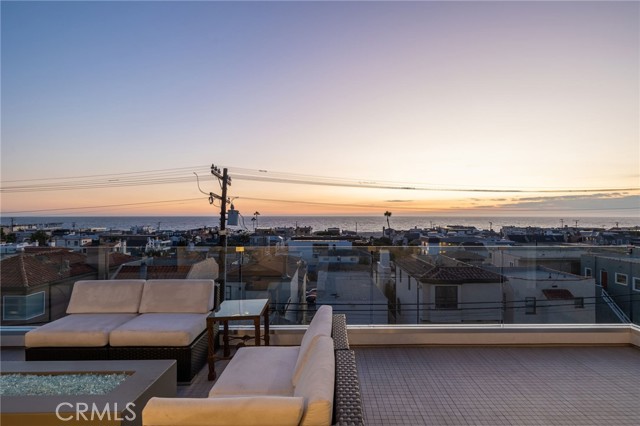 1737 Manhattan Avenue, Hermosa Beach CA: https://media.crmls.org/medias/0f418726-62db-433a-a964-1879f90658a4.jpg