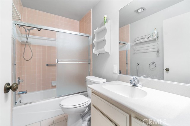 4505 California Avenue, Long Beach CA: https://media.crmls.org/medias/0f41d60e-a257-49f2-8136-e496c6117cbf.jpg