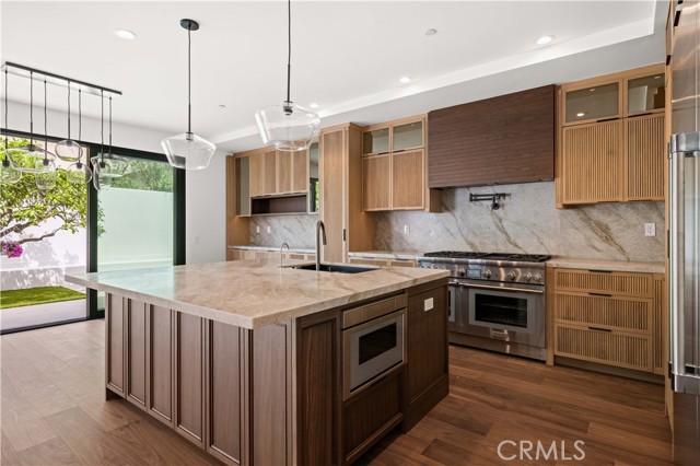 2111 Clark, Redondo Beach, California 90278, 4 Bedrooms Bedrooms, ,5 BathroomsBathrooms,Residential,For Sale,Clark,SB26059150