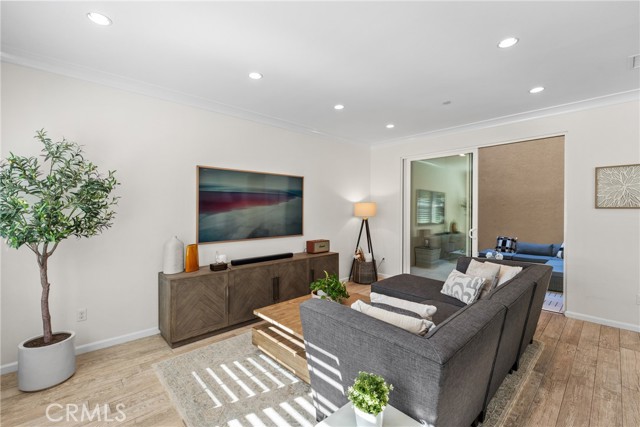 Detail Gallery Image 6 of 42 For 123 Mighty Oak, Irvine,  CA 92602 - 2 Beds | 2/1 Baths