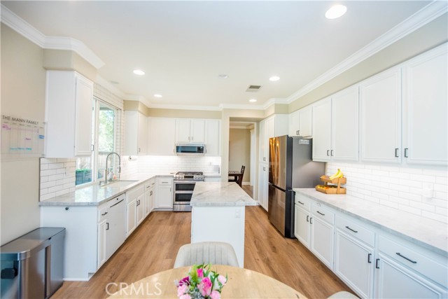 Detail Gallery Image 14 of 54 For 3730 Wallowa Cir, Corona,  CA 92881 - 4 Beds | 3 Baths