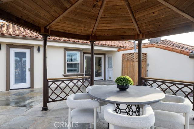 Detail Gallery Image 17 of 21 For 401 Holmwood, Newport Beach,  CA 92663 - 2 Beds | 2/1 Baths