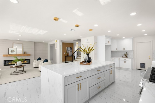 6191 Jacaranda Lane, Yorba Linda CA: https://media.crmls.org/medias/0f441529-b7c3-4040-bc0b-4e3aa32c8478.jpg