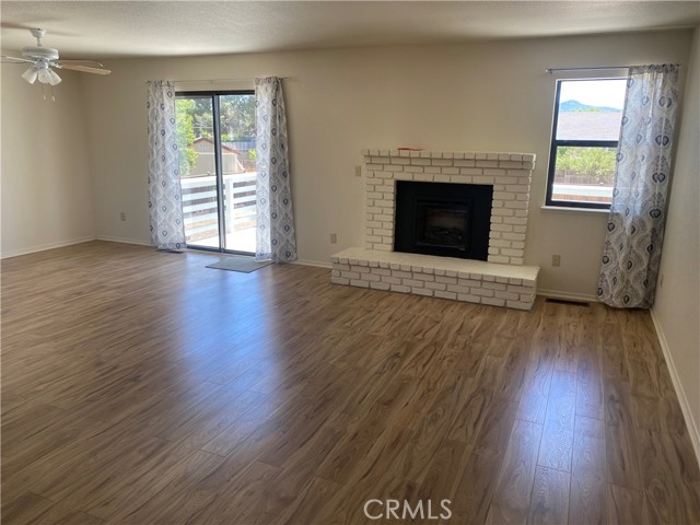 19491 Mountain Meadow S, Hidden Valley Lake CA: https://media.crmls.org/medias/0f4417d1-dd1f-49f2-a808-efd8fc24d23a.jpg