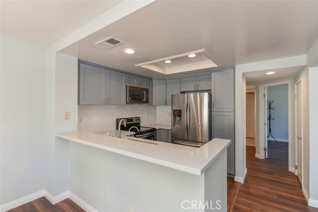 Detail Gallery Image 14 of 39 For 391 Stanford Ct #1,  Irvine,  CA 92612 - 3 Beds | 3 Baths