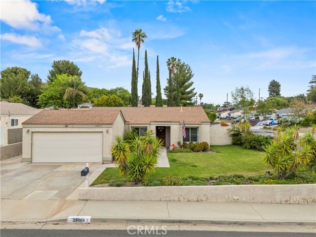 Detail Gallery Image 1 of 32 For 28004 Lakehurst Ave, Canyon Country,  CA 91351 - 4 Beds | 2 Baths