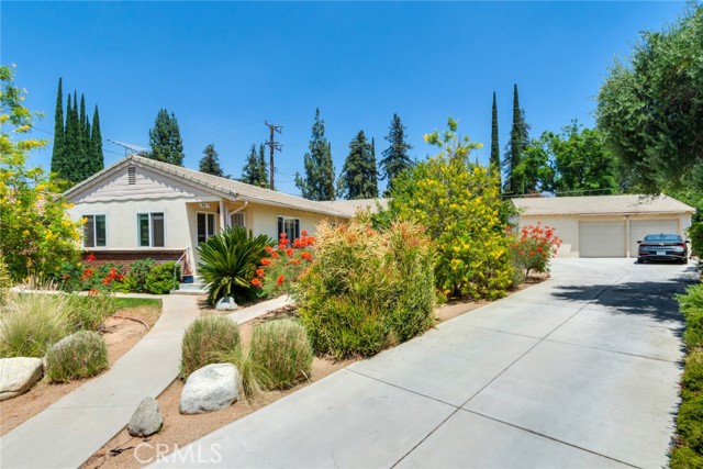 28 N Michigan Street, Redlands CA: https://media.crmls.org/medias/0f4566e5-5d6e-4587-977a-5a3d8a2c7dda.jpg