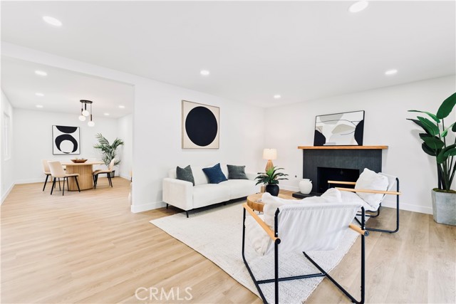 2514 S Rita Way, Santa Ana CA: https://media.crmls.org/medias/0f45f512-197f-4368-adac-36cbf3ea7c20.jpg