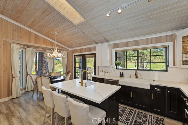Detail Gallery Image 15 of 50 For 1053 Club View Dr, Big Bear Lake,  CA 92315 - 2 Beds | 2 Baths
