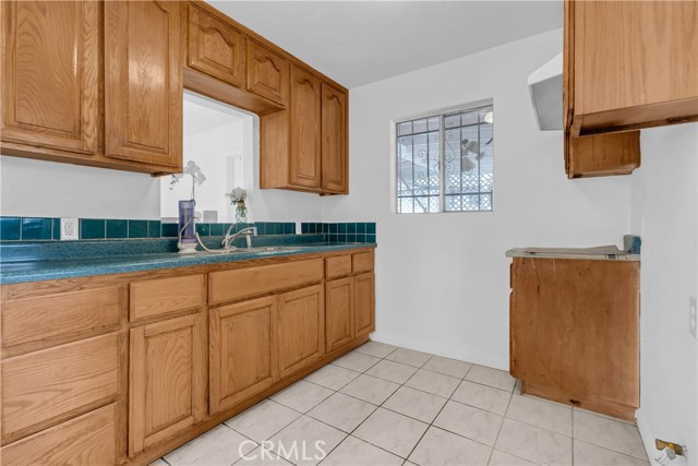 Detail Gallery Image 6 of 21 For 22214 Horst, Hawaiian Gardens,  CA 90716 - 3 Beds | 2 Baths