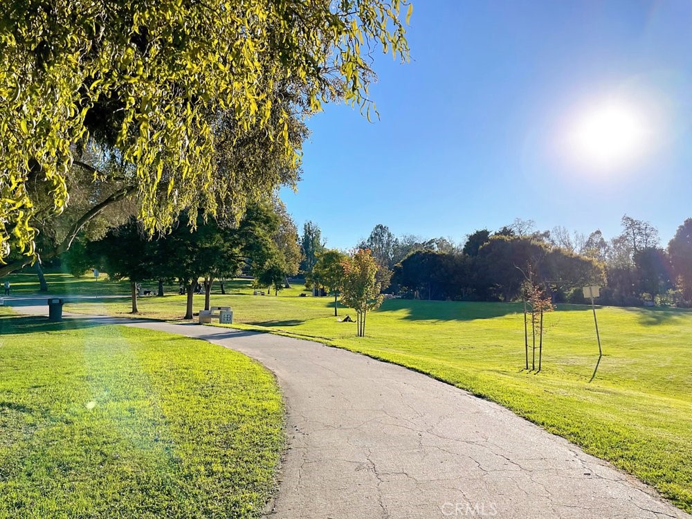 https://media.crmls.org/medias/0f481d38-734d-42b5-9645-6dbe798d7fe4.jpg?preset=X-Large