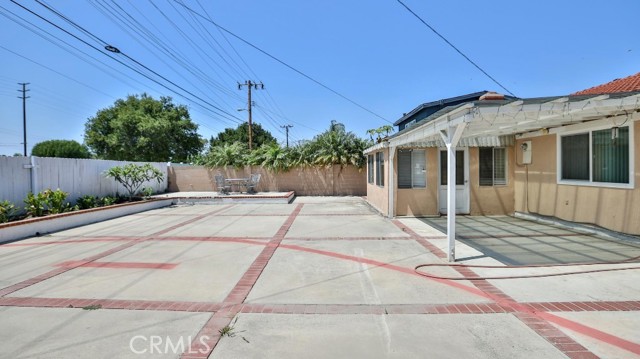 17475 Santa Lucia Street, Fountain Valley CA: https://media.crmls.org/medias/0f4938bf-b982-40ab-af89-c5d4f3c13c36.jpg
