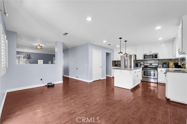 Detail Gallery Image 9 of 31 For 4519 Ferngreen, Hemet,  CA 92545 - 5 Beds | 2/1 Baths