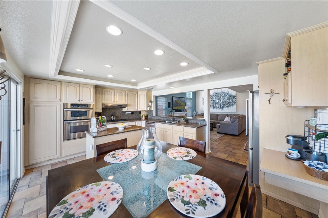 Detail Gallery Image 10 of 50 For 2929 Camellia Ct, Corona,  CA 92882 - 5 Beds | 2/1 Baths