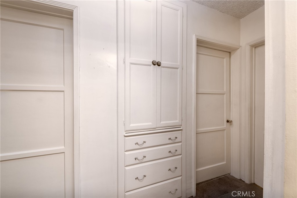 https://media.crmls.org/medias/0f4b6270-5955-436a-9f89-0ea20616335c.jpg?preset=X-Large