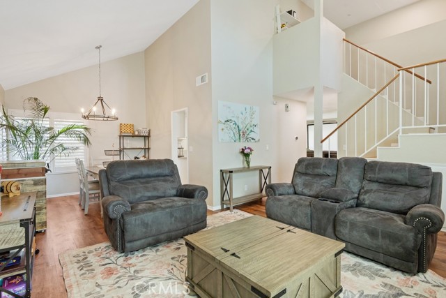 Detail Gallery Image 6 of 29 For 212 Eastpark Ln, Redlands,  CA 92374 - 3 Beds | 2/1 Baths