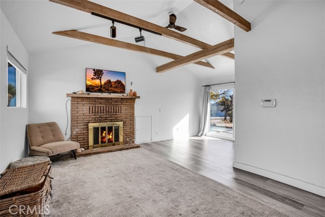 59427 La Crescenta Drive, Yucca Valley CA: https://media.crmls.org/medias/0f4bd01b-c01a-45b9-99f6-e9b645f16e0d.jpg