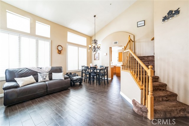 Detail Gallery Image 3 of 37 For 5418 Grand Prix Ct, Fontana,  CA 92336 - 3 Beds | 3 Baths