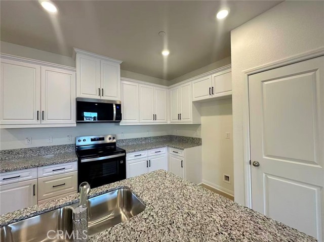 Detail Gallery Image 7 of 20 For 8536 Midway Ln, Chino,  CA 91708 - 3 Beds | 2/1 Baths