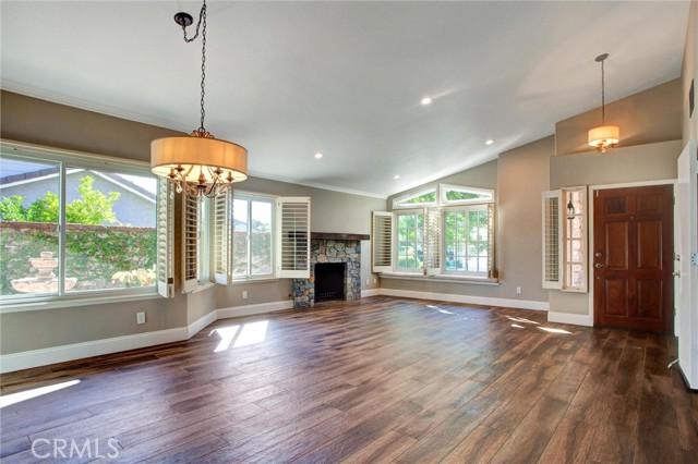 2963 Falconberg Drive, La Verne CA: https://media.crmls.org/medias/0f4d7dcc-df76-48d5-9542-a1d6a8148e9e.jpg