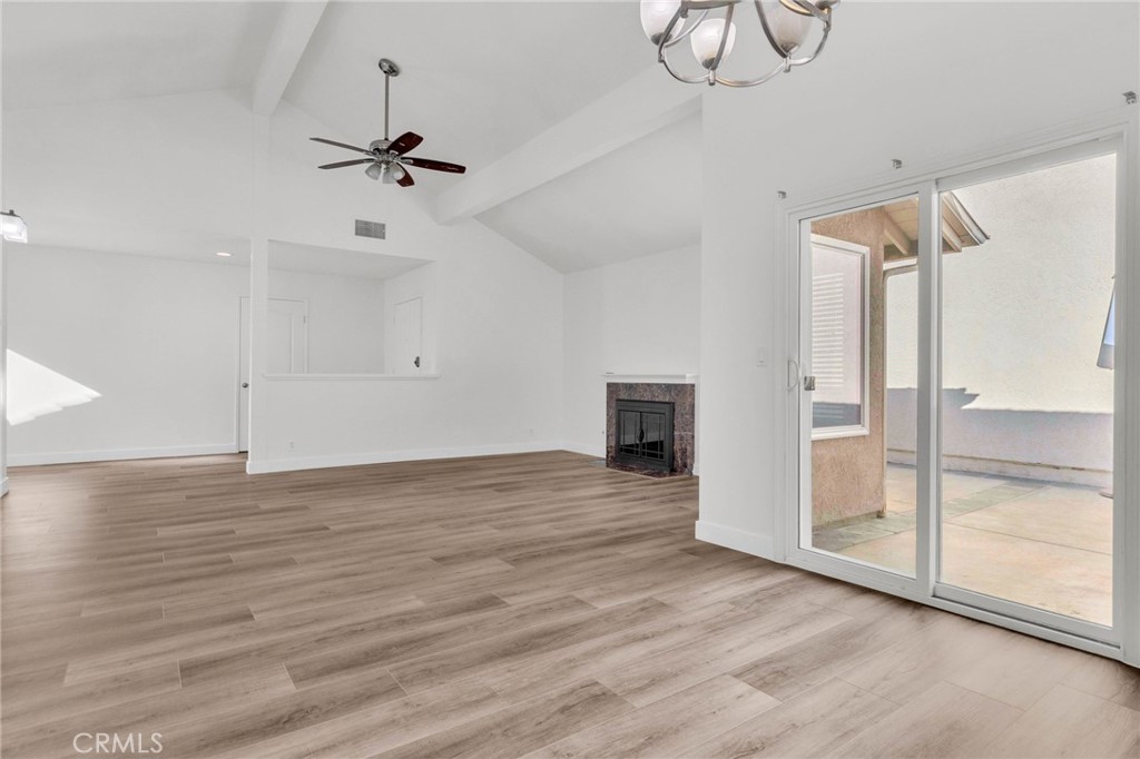 MLS #OC25279885 image #9